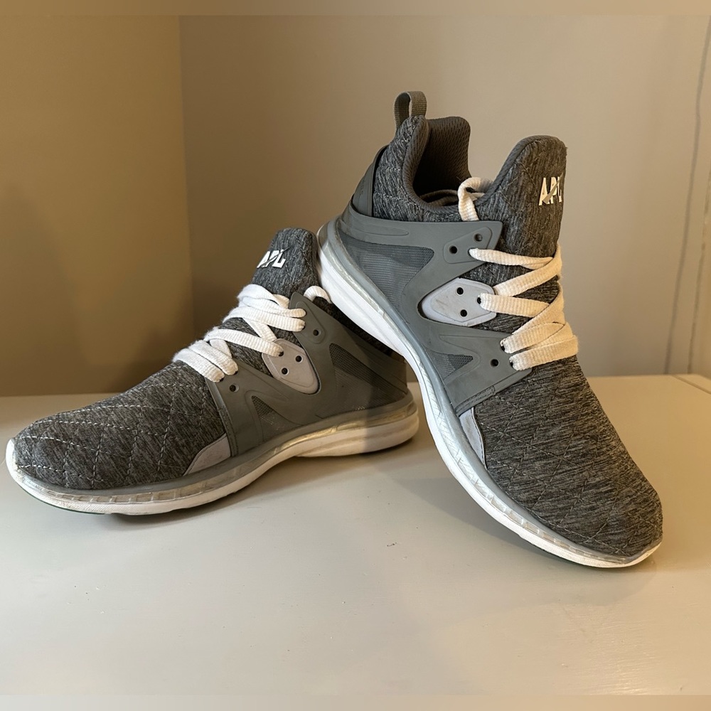 APL athletic shoes /sneakers EUC Size 7.5